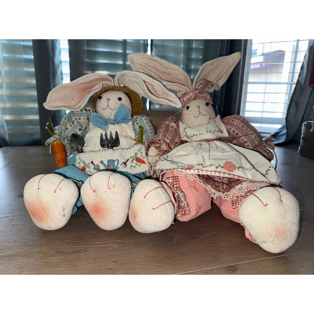 Vintage Pair of Easter Spring Bunny Rabbits gardening garden‎ tools preloved